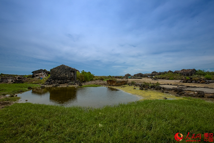 Das Dorf Yanding und seine Steinh?user an der Meeresküste