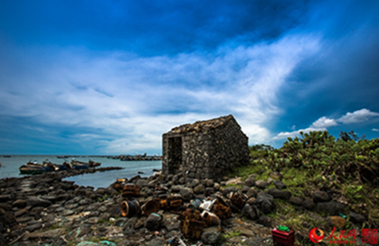 Das Dorf Yanding und seine Steinh?user an der Meeresküste