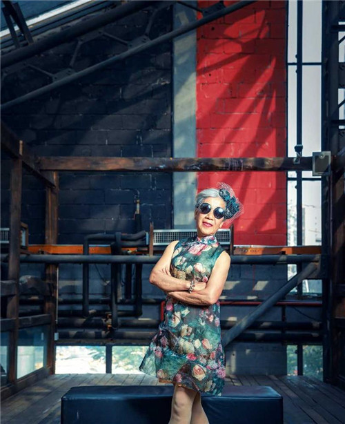 80-J?hrige wird zur Mode-Ikone in Chinas sozialen Medien