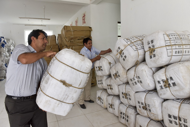 Xinjiang: Von Erdrutsch Betroffene in Sicherheit gebracht