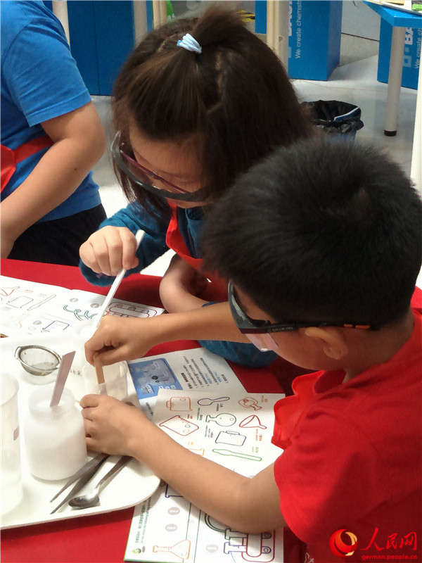 Kids‘ Lab 2016: Chemie für kleine Freunde