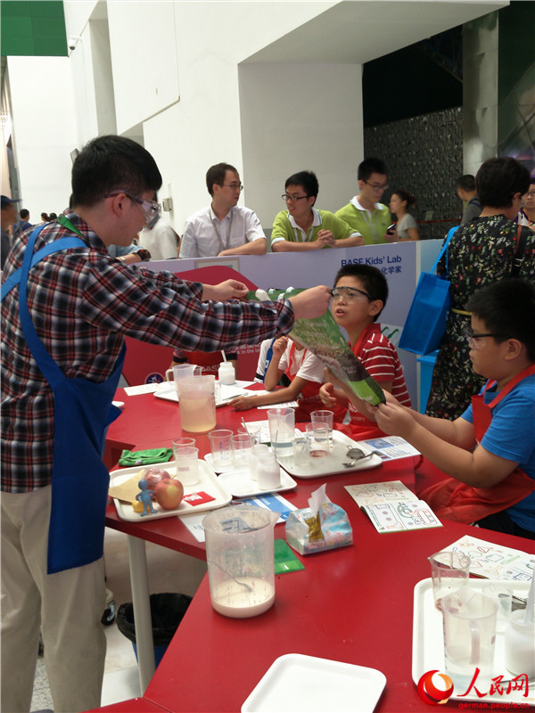 Kids‘ Lab 2016: Chemie für kleine Freunde