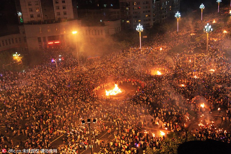 Xichang feiert das Fackelfest 