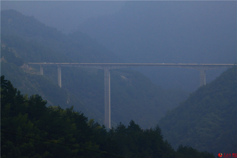 Gr??te Brücke Zhejiangs: 163 Meter hohe Jiaxite-Brücke