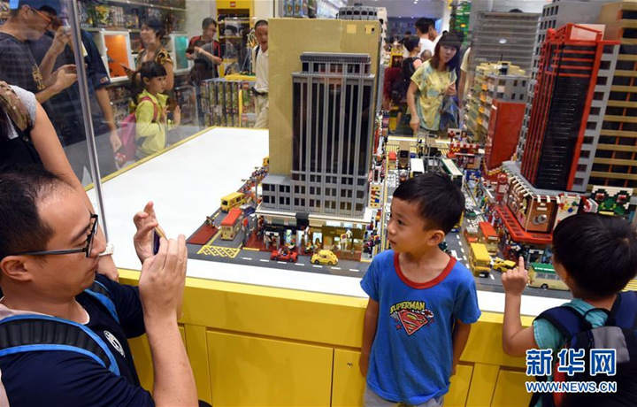 Er?ffnung der ersten LEGO-Filiale in Hongkong