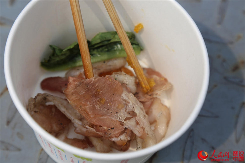 ?ffentlicher Schienenverzehr – Grillen auf hei?en Gleisen