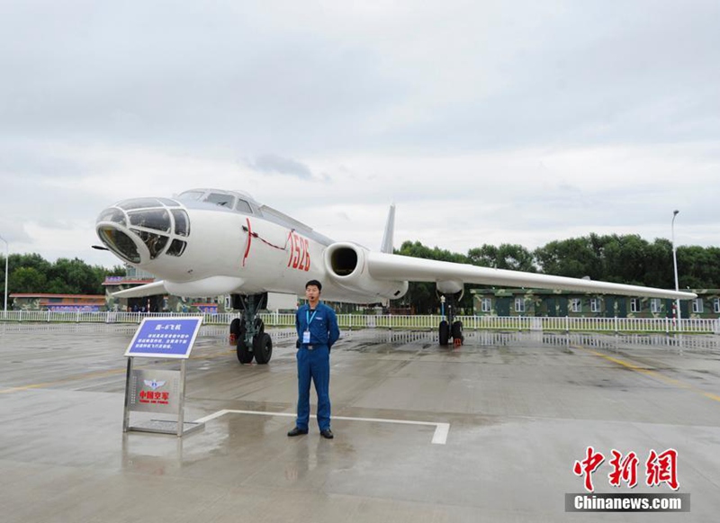 Kunstflugstaffel ?1. August“ zeigt in Changchun ihr K?nnen