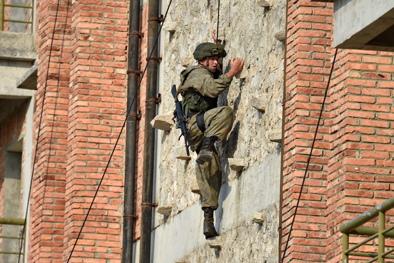 Gemeinsame übung der chinesischen und russischen Marineinfanterien