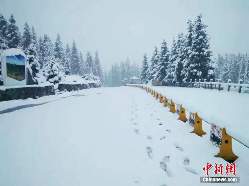 Erster Schneefall 2016 in Xinjiang