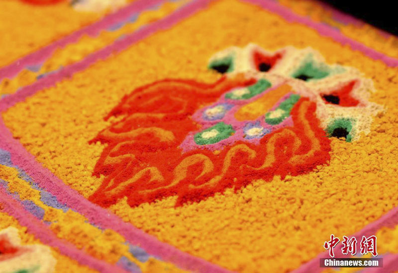 Sandbild des Yamataka-Mandalas in Lhasa