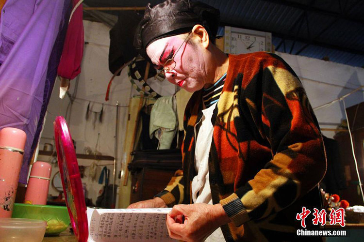 Jahrhundertealte Schauspieltruppe tr?umt von der Verbreitung der Guilin-Oper