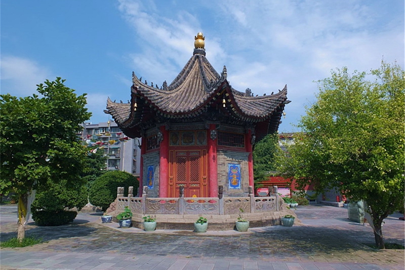 Guangren-Tempel in Xi′an – Ein Tempel des Kaiserhofs