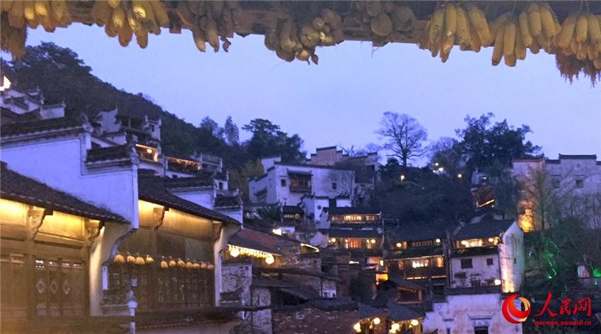 über den Berg – Malerisches China im Kreis Wuyuan