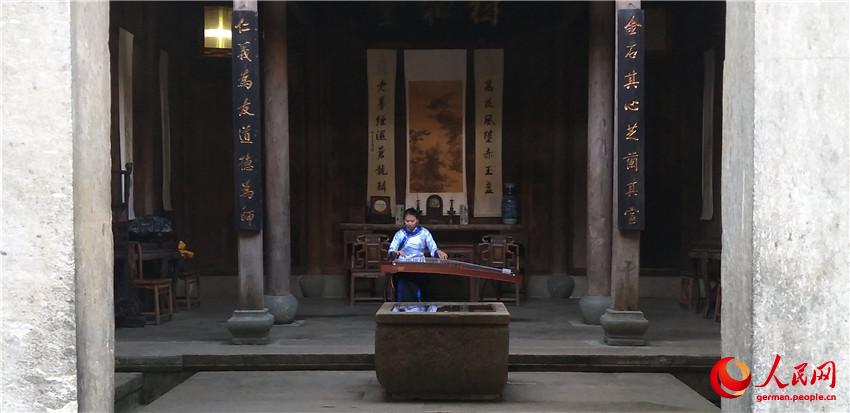 Journalisten in Porzellanlanden