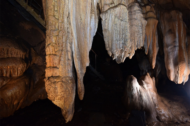 Seltsame Erdl?cher der Weltklasse in Hanzhong gefunden