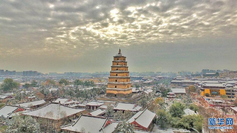 Sch?ne und silberne Stadt Xi′an nach dem Schnee