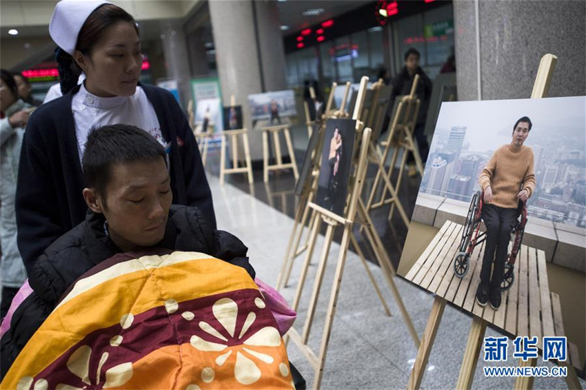 Fotoausstellung über Wanderarbeiter mit Behinderungen