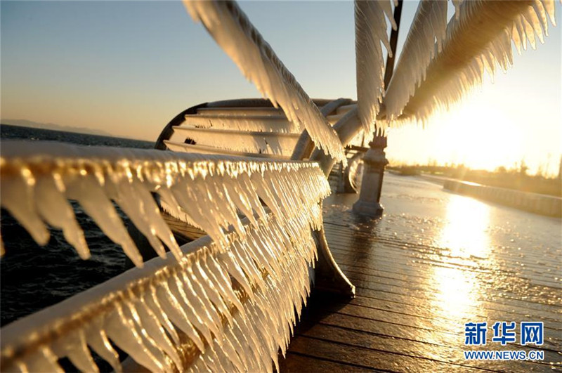 Wundersch?ne Eislandschaft in der D?mmerung