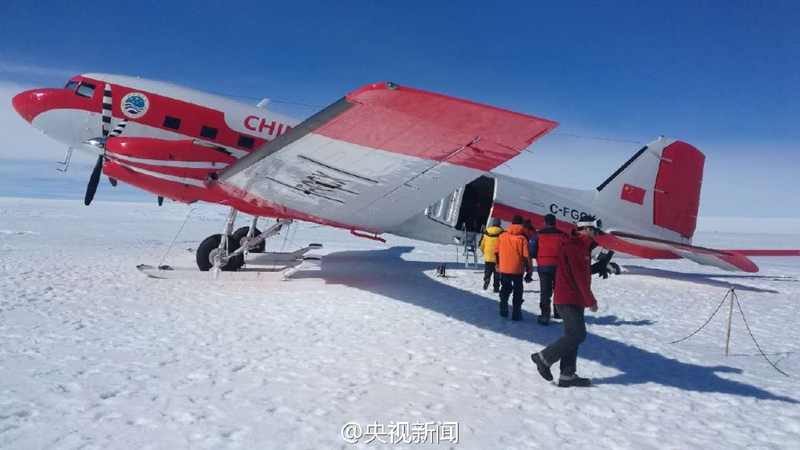Chinesisches Flugzeug landet erstmals auf Spitze der antarktischen Eiskappe