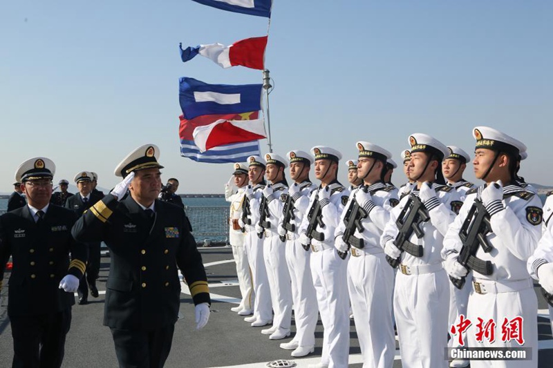 Neuer Raketenzerst?rer ?Xining“ in Dienst gestellt 