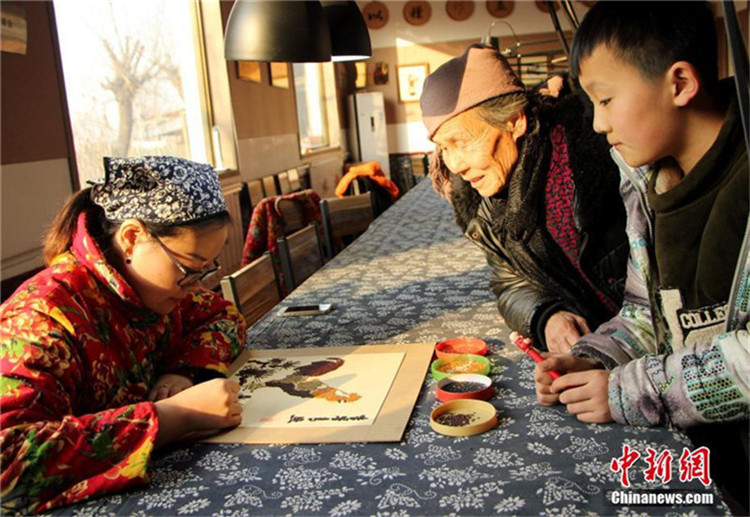 Getreidebilder zum Jahr des Hahns