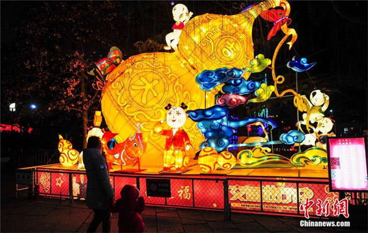 Bunte Laternenschau zum Frühlingsfest in Ji’nan