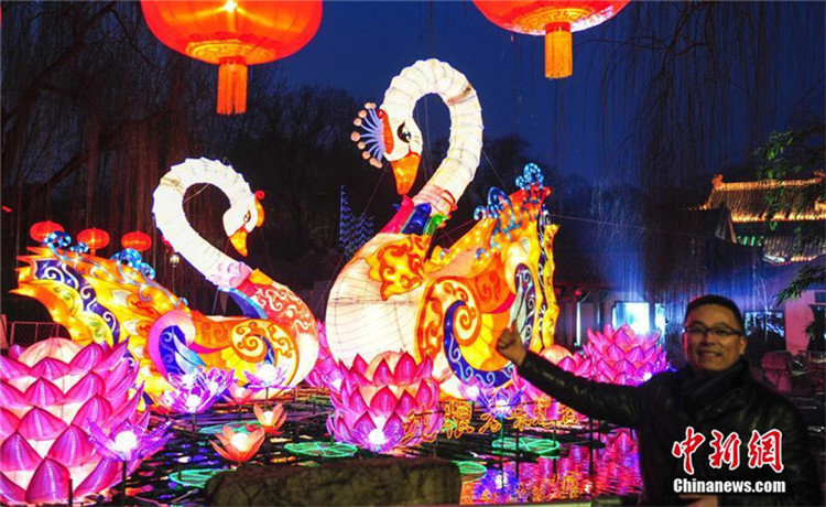 Bunte Laternenschau zum Frühlingsfest in Ji’nan