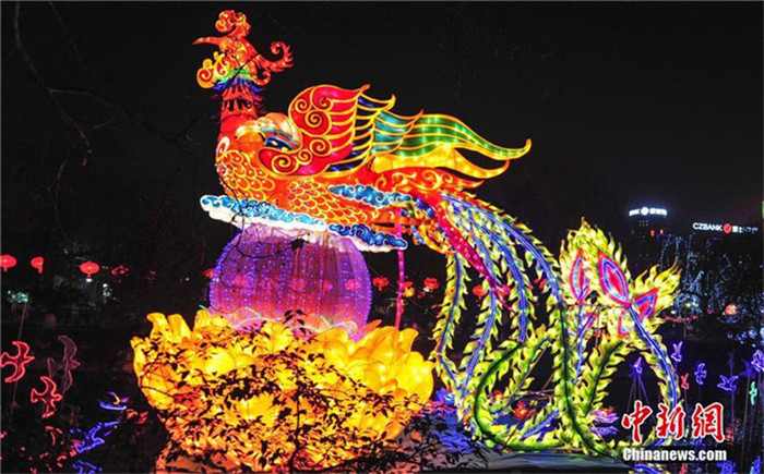 Bunte Laternenschau zum Frühlingsfest in Ji’nan
