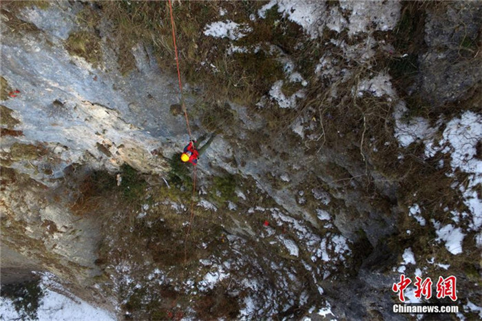 Abfall sammeln am Batai-Berg in Sichuan – ein gef?hrlicher Beruf