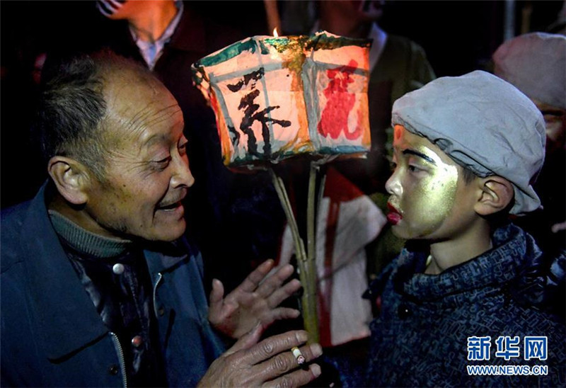 Die menschlichen Pyramiden von Anhui