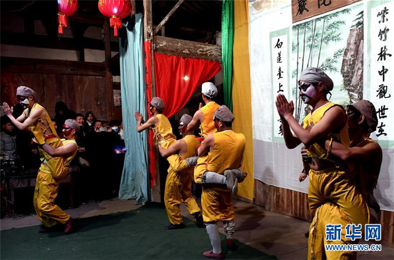 Die menschlichen Pyramiden von Anhui