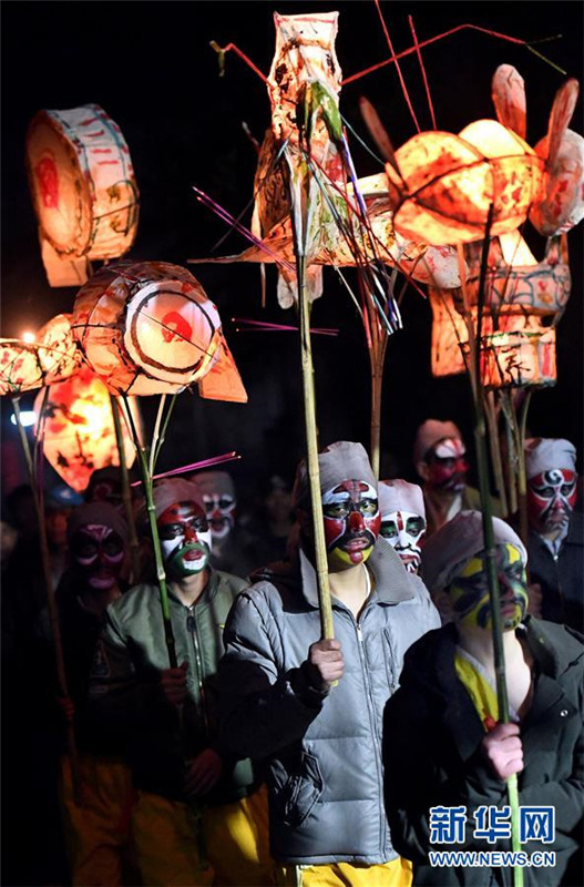 Die menschlichen Pyramiden von Anhui