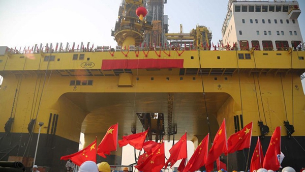 übergabe von Chinas weltweit führender Tiefsee-Bohrplattform