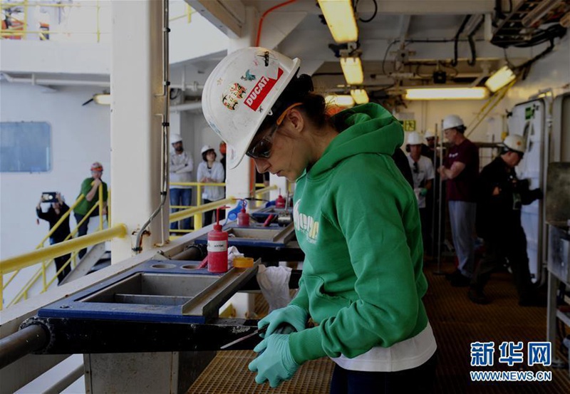 ?JOIDES Resolution“ beginnt dritte Forschungsbohrung im Südchinesischen Meer 