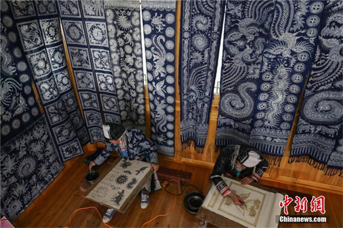 Mit Stickereikunst macht sich das Miao-Volk in Guizhou immer reicher