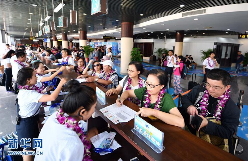 Kreuzfahrtschiff ?Changle Gongzhu“ macht Jungfernfahrt zu den Xisha-Inseln 