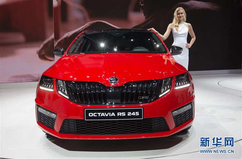 Neue Autos gl?nzen auf dem 87. Genfer Auto-Salon