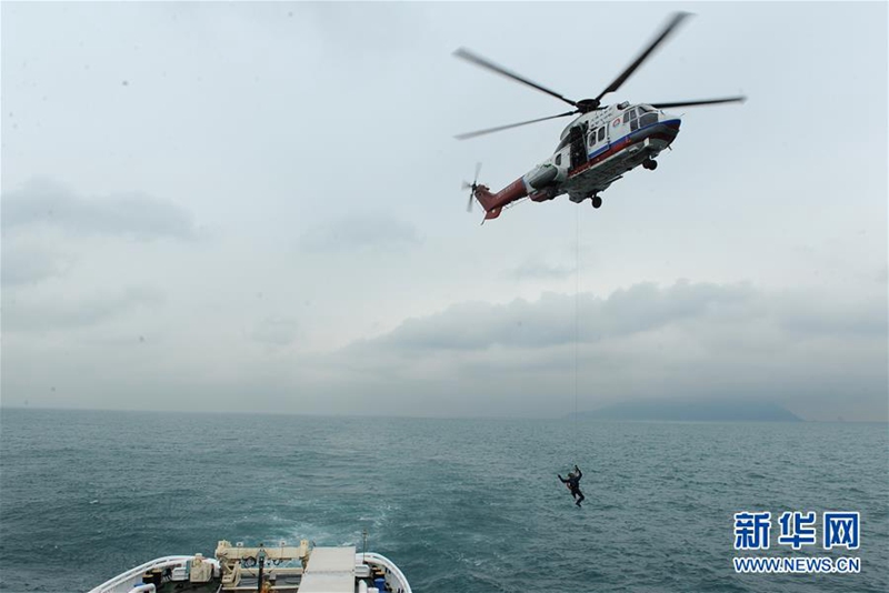Chinas erstes professionelles Tief- und Hochseerettungsschiff im Einsatz 