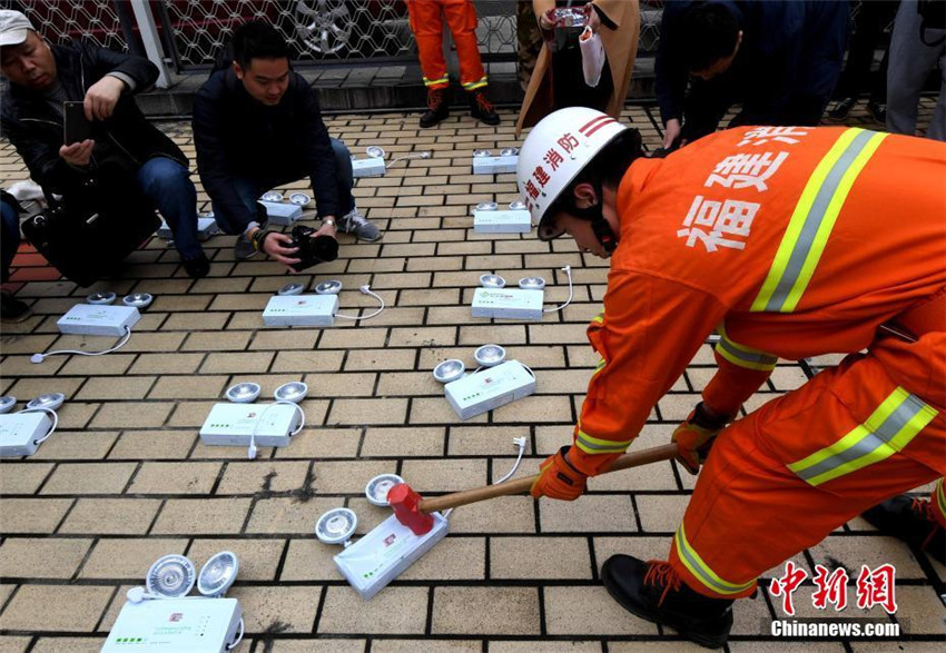 Fuzhou und Shijiazhuang vernichten gef?lschte Produkte zur Brandbek?mpfung