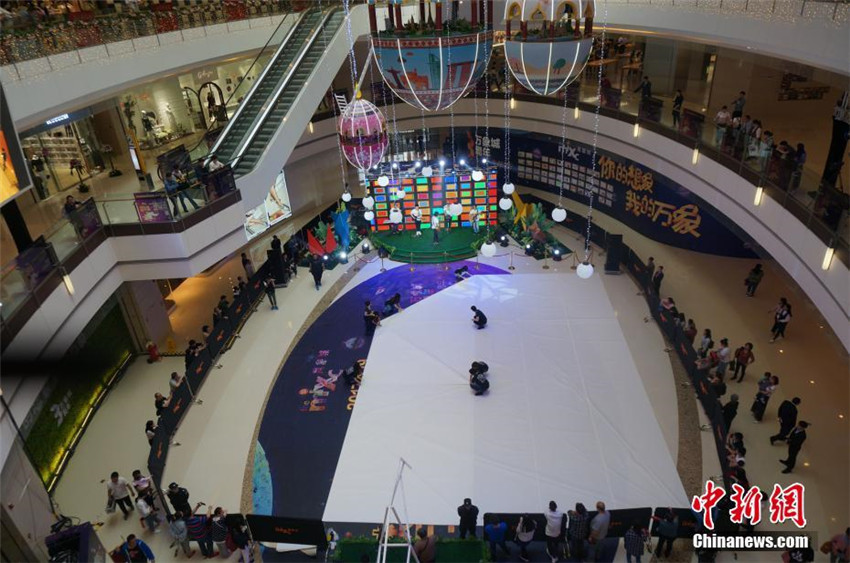 Guinness-Rekord: Riesiges Origami-Nashorn in Zhengzhou