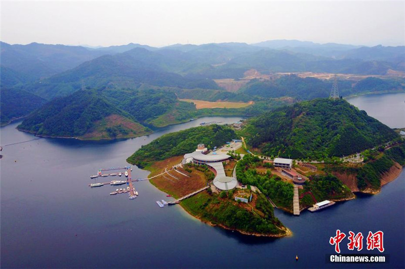Gigantische Laozi-Skulptur auf dem Wudang-Berg