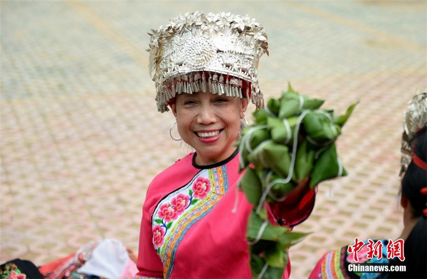 Hunan: Yao-Volk bereitet sich auf das Drachenbootfest vor