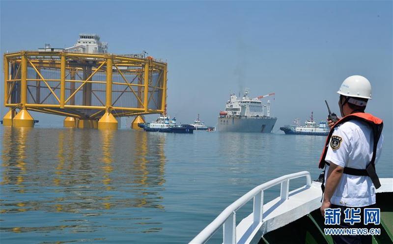 7.700 Tonnen schwere Fischzuchtplattform für Norwegen ausgedockt