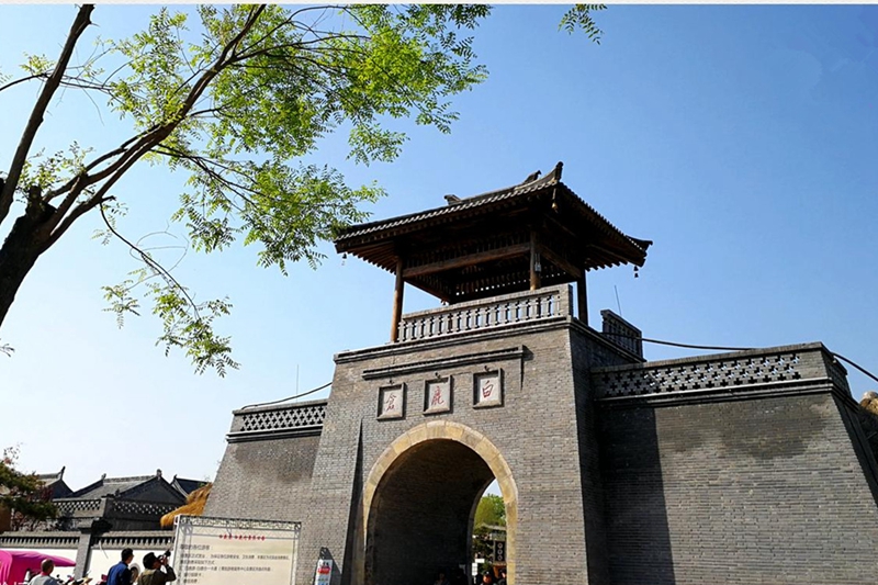 Tourismusgebiet Bailuyuan-Bailucang in Xi′an gilt als Reisefavorit