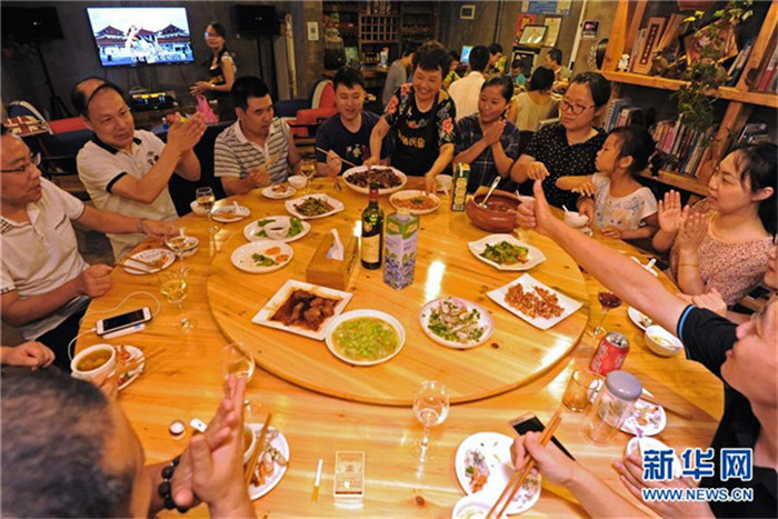 Cao Shuiying: Von Dorffrau zu Haush?lterin des Landgasthauses