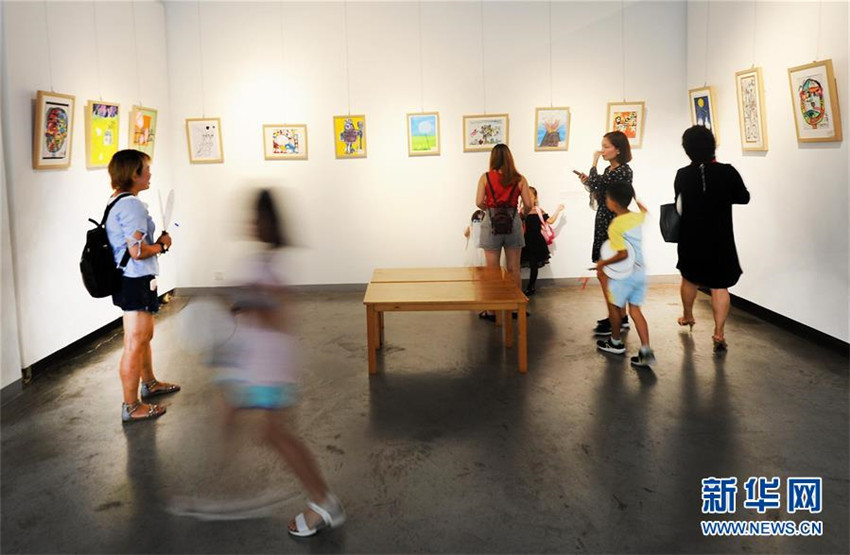 Kindermalereiausstellung ?Seek Painting Dreams“ in Beijing