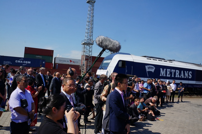 Erster Güterzug von Prag nach Yiwu nimmt Betrieb auf