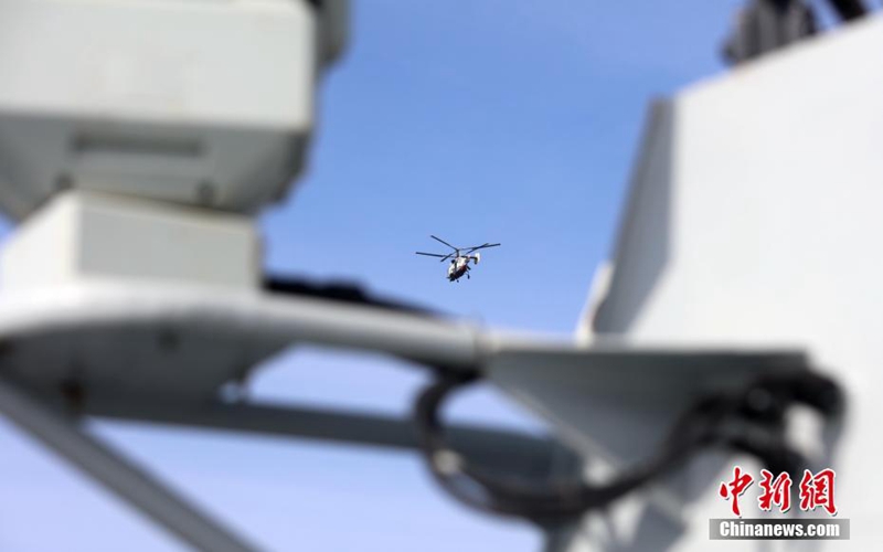 Chinesische und Russische Marine schie?en im Baltischen Meer scharf 