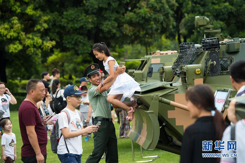 Zhuhaier Basis der Macau-Garnison der Volksbefreiungsarmee ?ffnet die Tür