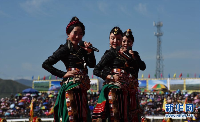 11. Gesar Pferderennen Festival in Maqu er?ffnet